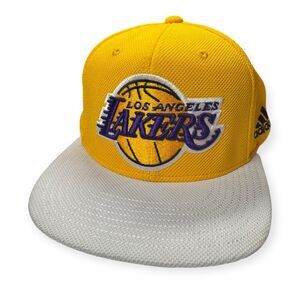 Los Angeles Lakers Adidas Snapback Hat Adjustable Rare‎ Visor Art Yellow Cap